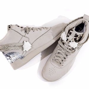 Reebok x Wonder Woman 1984 Freestyle Hi Women's SIZE 9